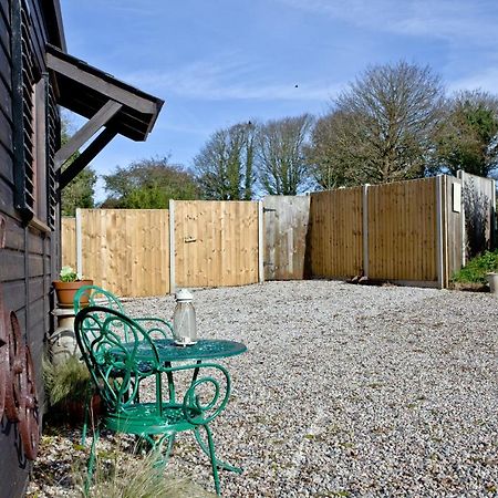 The Cabin At Hillhead Farm سانت كولوم ميجُر المظهر الخارجي الصورة